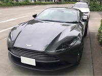 アストンマーティン DB11 V8 クーペ_RHD(AT_4.0)