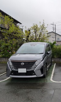 日産 セレナ e-POWER ハイウェイスター V 90周年記念車(1.4)