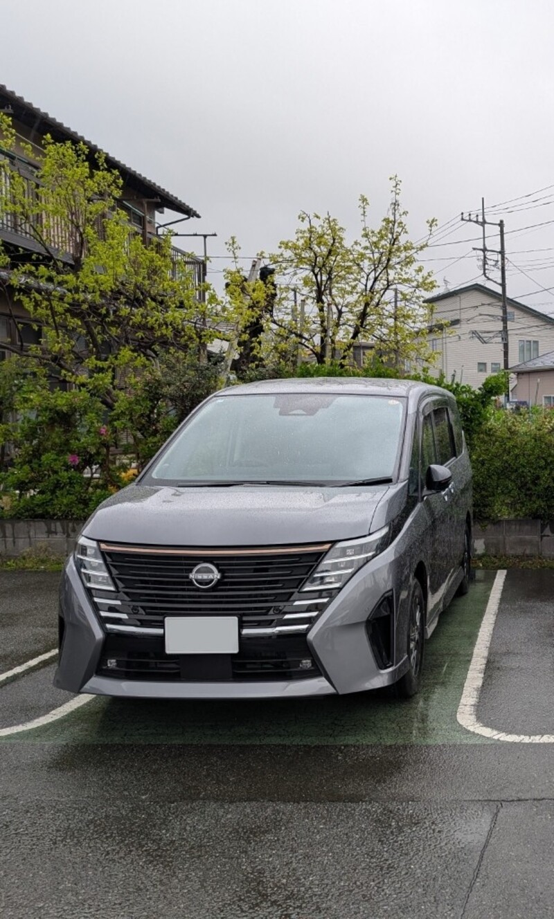 日産 セレナ e-POWER ハイウェイスター V 90周年記念車(1.4)