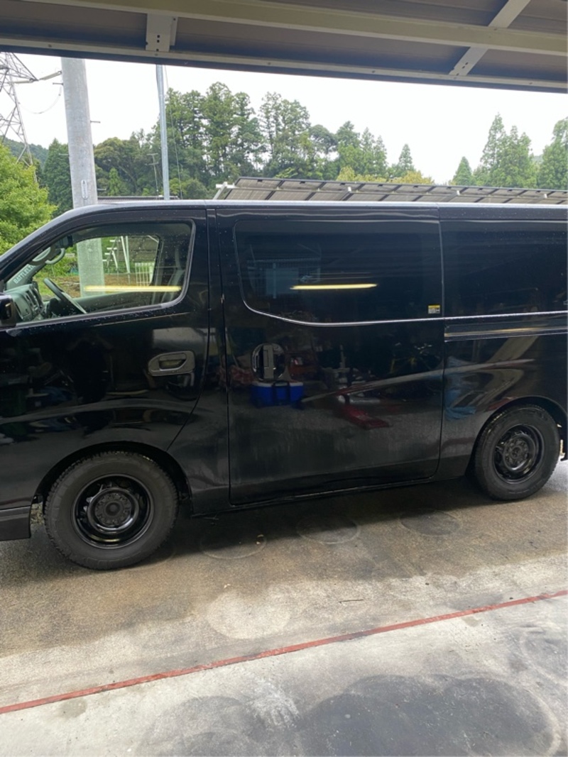 日産 NV350キャラバン バン DX ロングボディ 低床_6人乗り_5ドア(AT_2.0)