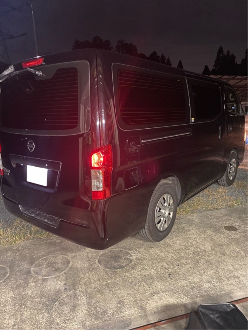 日産 NV350キャラバン バン DX ロングボディ 低床_6人乗り_5ドア(AT_2.0)