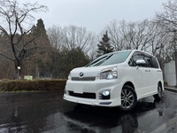 トヨタ ヴォクシー ZS“煌Z” 7人乗り(CVT_2.0)