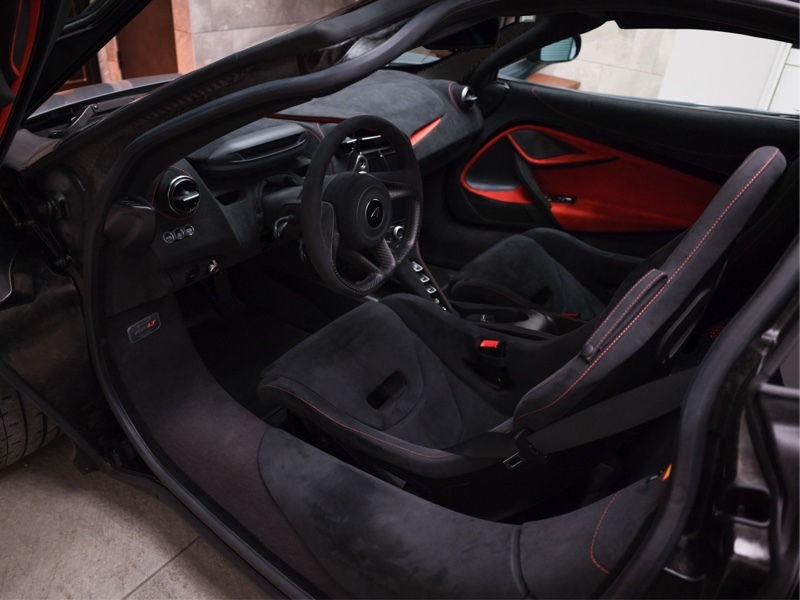 マクラーレン 765LT