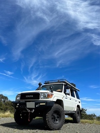 トヨタ ランドクルーザー70 バン_4WD(MT_4.0)