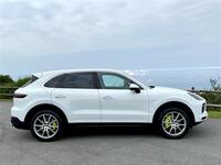 ポルシェ カイエン PHV カイエン E ハイブリッド_RHD_4WD(Tip-S_3.0)