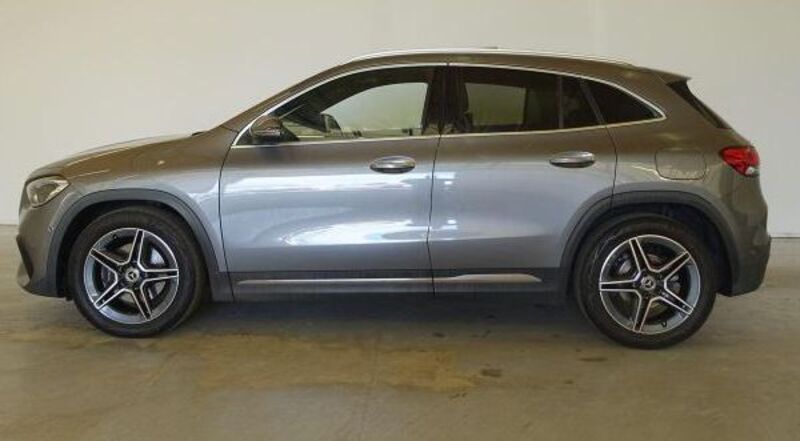 メルセデス・ベンツ GLAクラス GLA200d 4マチック_RHD_4WD(DCT_2.0)