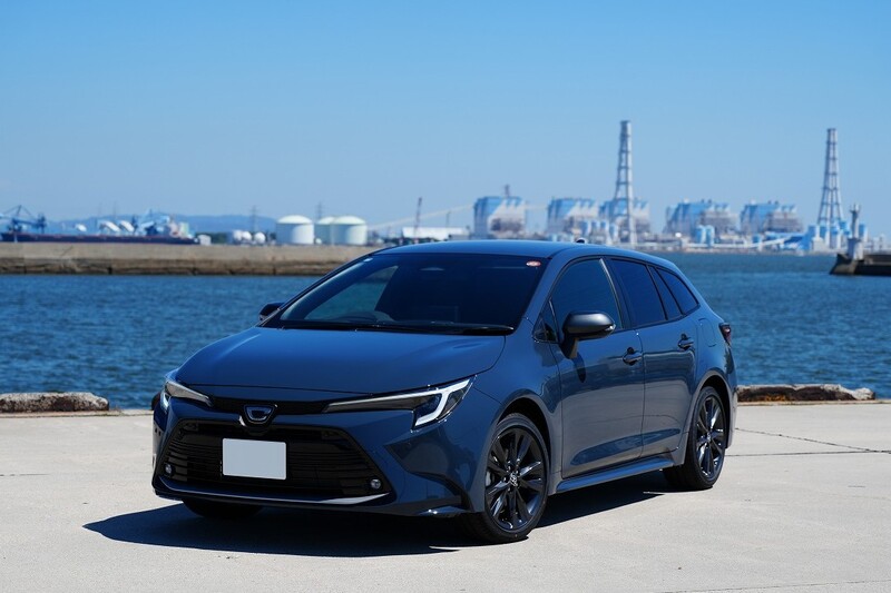 トヨタ カローラツーリングハイブリッド W×B(CVT_1.8_ハイブリッド)