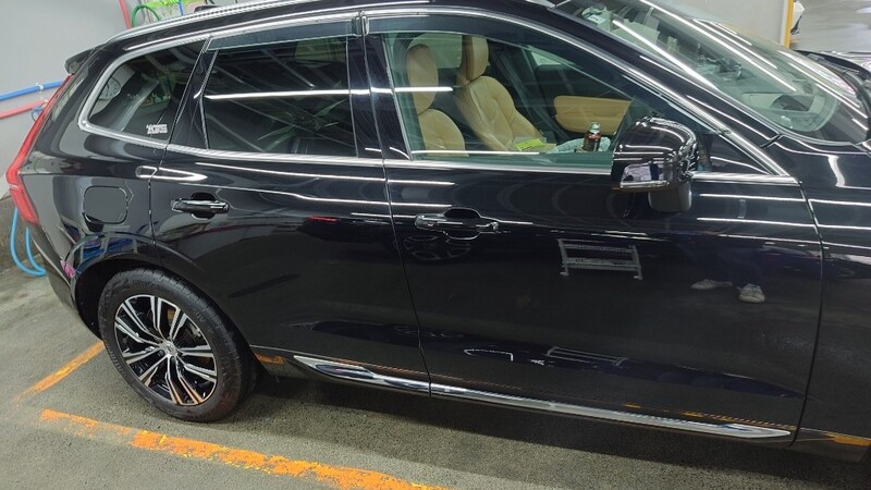 ボルボ XC60 B5 AWD インスクリプション_RHD_AWD(AT_2.0)