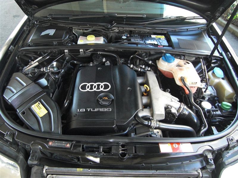 アウディ A4 （セダン） 1.8T クワトロ Sライン_RHD_4WD(AT_1.8)