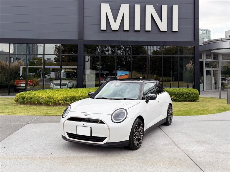 ミニ MINI Cooper SE 3ドア_RHD