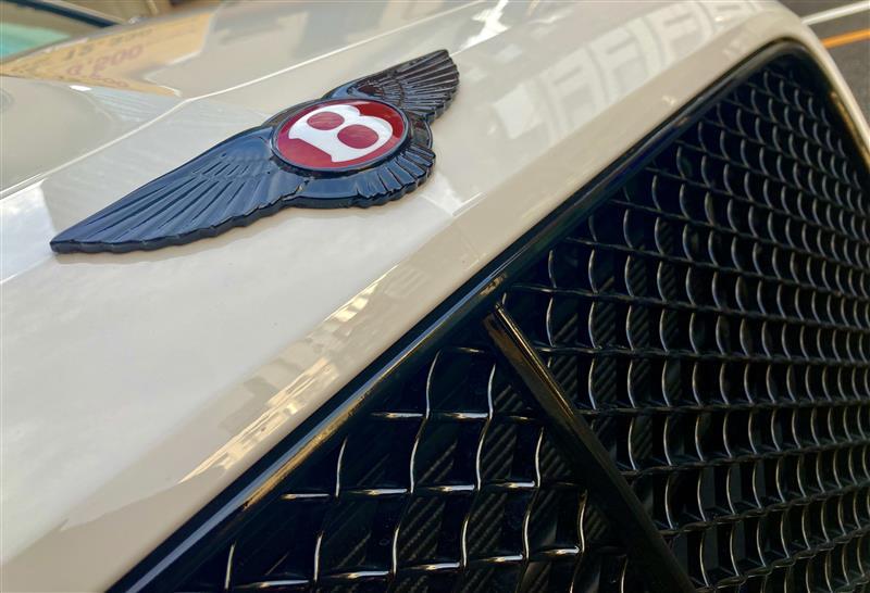 ベントレー フライングスパー フライングスパー V8_RHD_5人乗り_4WD(AT_4.0)