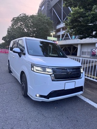 ホンダ ステップワゴンスパーダ スパーダ プレミアムライン_7人乗り_4WD(CVT_1.5)