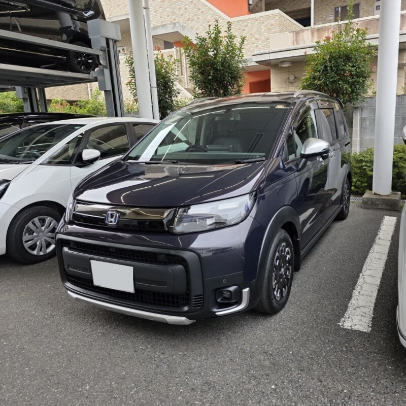 ホンダ フリード e:HEV クロスター_6人乗り(CVT_1.5)