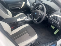 BMW 1シリーズ ハッチバック 118d スタイル_RHD(AT_2.0)
