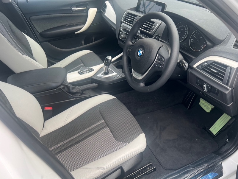 BMW 1シリーズ ハッチバック 118d スタイル_RHD(AT_2.0)