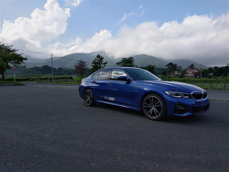 BMW 3シリーズ セダン 320i Mスポーツ_RHD(AT_2.0)