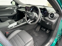 アルファロメオ トナーレ プラグインハイブリッド Q4 ヴェローチェ_RHD_4WD(AT_1.3)