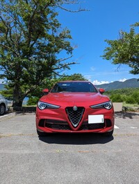 アルファロメオ ステルヴィオ 2.9 V6 ビターボ クアドリフォリオ_RHD_4WD(AT_2.9)