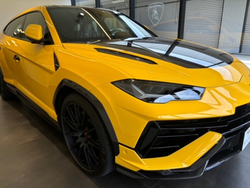 ランボルギーニ ウルス ペルフォルマンテ_LHD_4WD（AT_4.0）