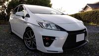 トヨタ プリウス S“ツーリングセレクション・G's”(CVT_1.8)
