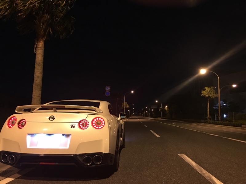 日産 NISSAN GT-R ピュアエディション_4WD(DCT_3.8)