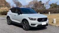 ボルボ XC40 B5 AWD Rデザイン_RHD_AWD(AT_2.0)