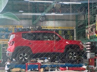 ジープ レネゲード トレイルホーク_RHD_4WD(AT_1.3)