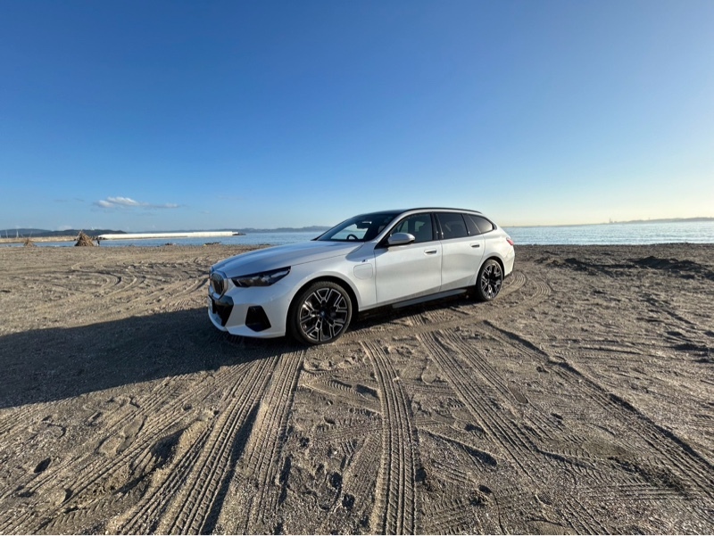 BMW i5 ツーリング eドライブ40 ツーリング Mスポーツ_RHD