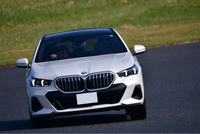 BMW i5 ツーリング eドライブ40 ツーリング Mスポーツ_RHD