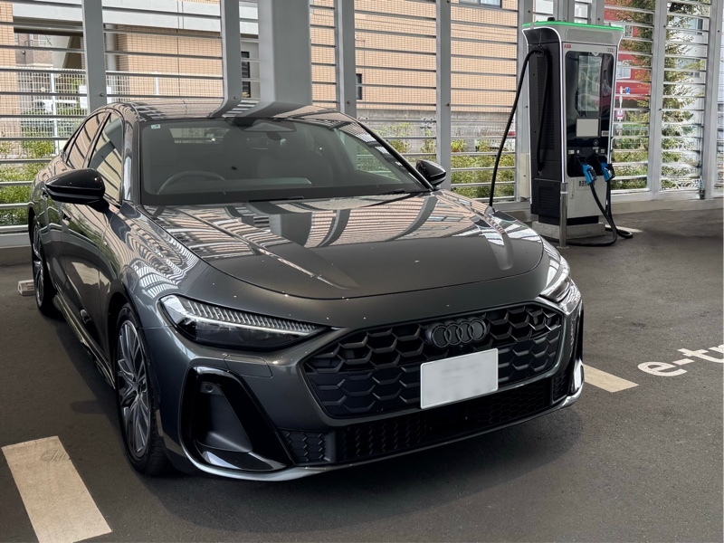 アウディ A5 (セダン) TFSI 110kW_RHD(Sトロニック_2.0)