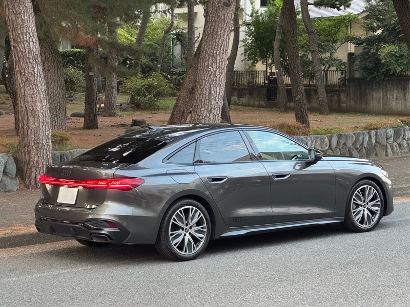 アウディ A5 (セダン) TFSI 110kW_RHD(Sトロニック_2.0)