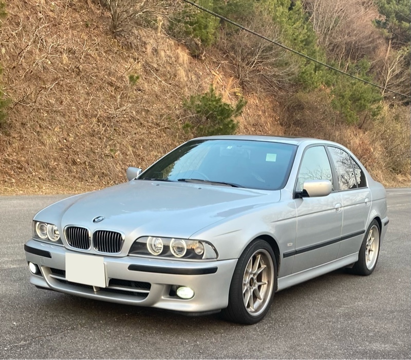 BMW 5シリーズ セダン 525i_Mスポーツ_LHD(AT)