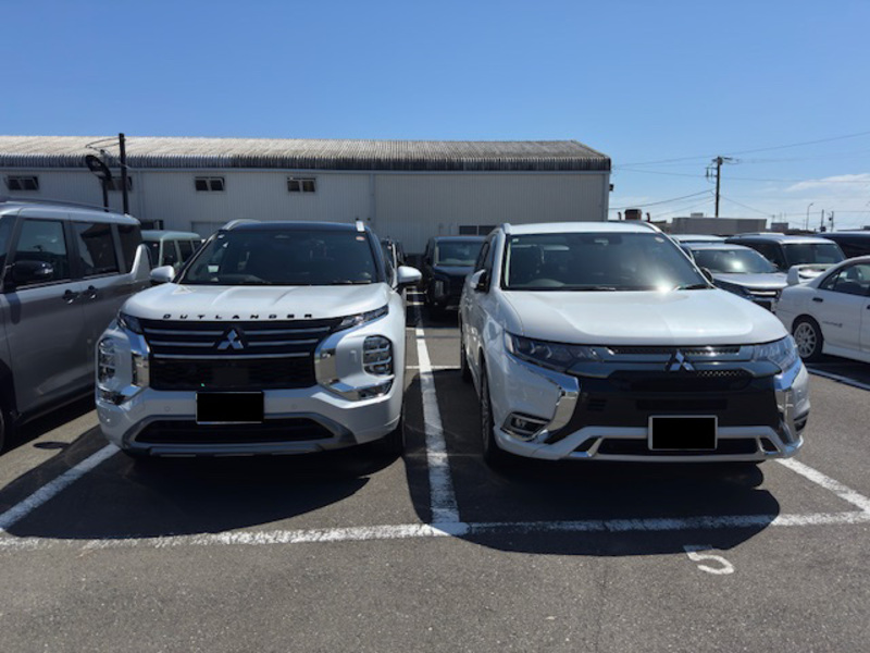 三菱 アウトランダーPHEV P エグゼクティブパッケージ_5人乗り_4WD(2.4)