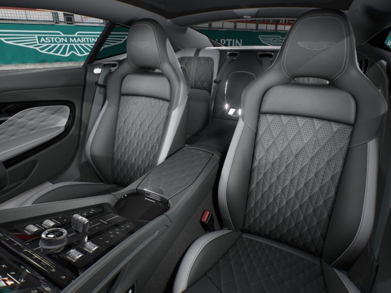 アストンマーティン DB12 DB12_RHD(AT_4.0)