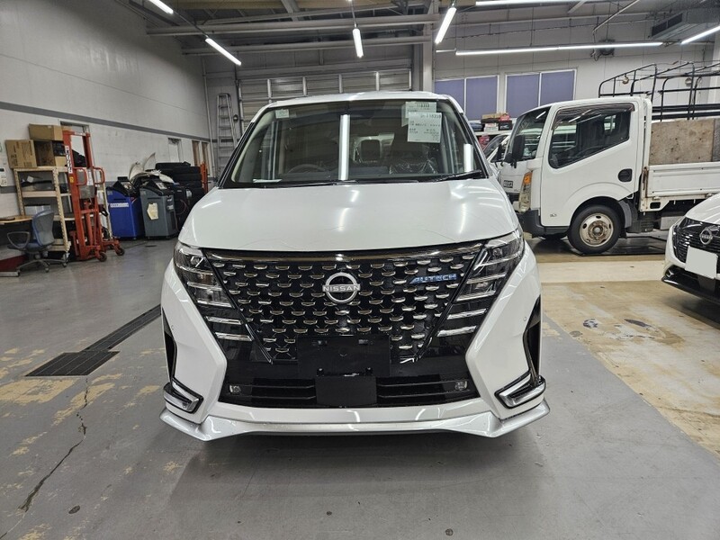 日産 セレナ e-POWER オーテック スポーツスペック(1.4)