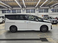 日産 セレナ e-POWER オーテック スポーツスペック(1.4)