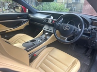 レクサス RCハイブリッド 300h“バージョンL”(CVT_2.5)