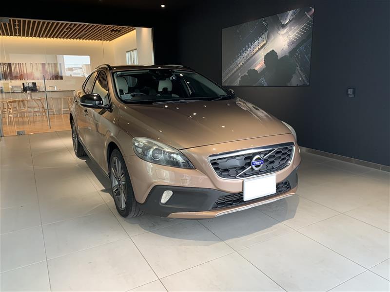 ボルボ V40クロスカントリー クロスカントリー T5 AWD SE_RHD_AWD(AT_2.0)