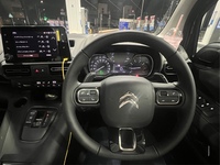 シトロエン ベルランゴ マックス ブルーHDi_RHD(EAT_1.5)