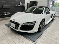 アウディ R8スパイダー スパイダー 5.2 FSI クワトロ_RHD_4WD(AT_5.2)