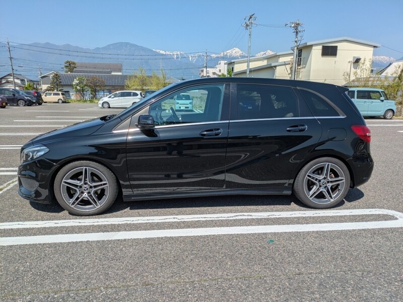 メルセデス・ベンツ Bクラス B180 スポーツ_RHD(AT_1.6)