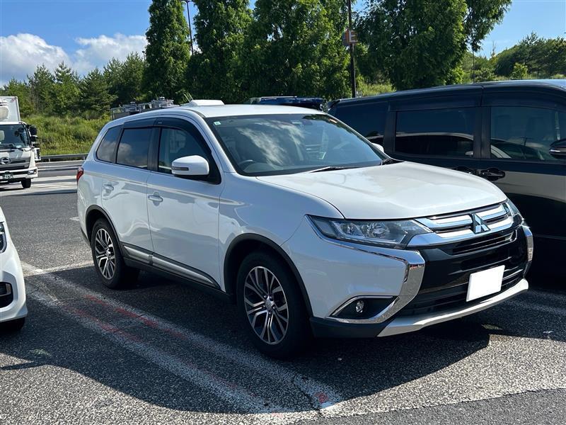三菱 アウトランダー 24G セーフティパッケージ_4WD(CVT_2.4)