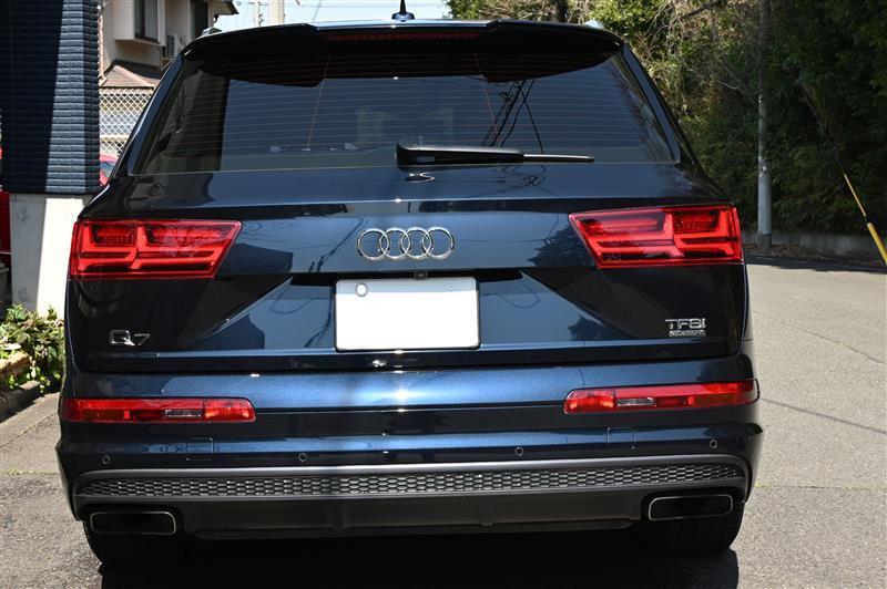 アウディ Q7 3.0 TFSI クワトロ_アダプティブエアサスペンション仕様_RHD_4WD(AT_3.0)