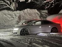 アウディ A8 4.2 FSI クワトロ_RHD_4WD(AT_4.2)