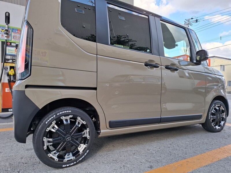 ホンダ N-BOXジョイ ターボ 2トーン_4WD(CVT_0.66)