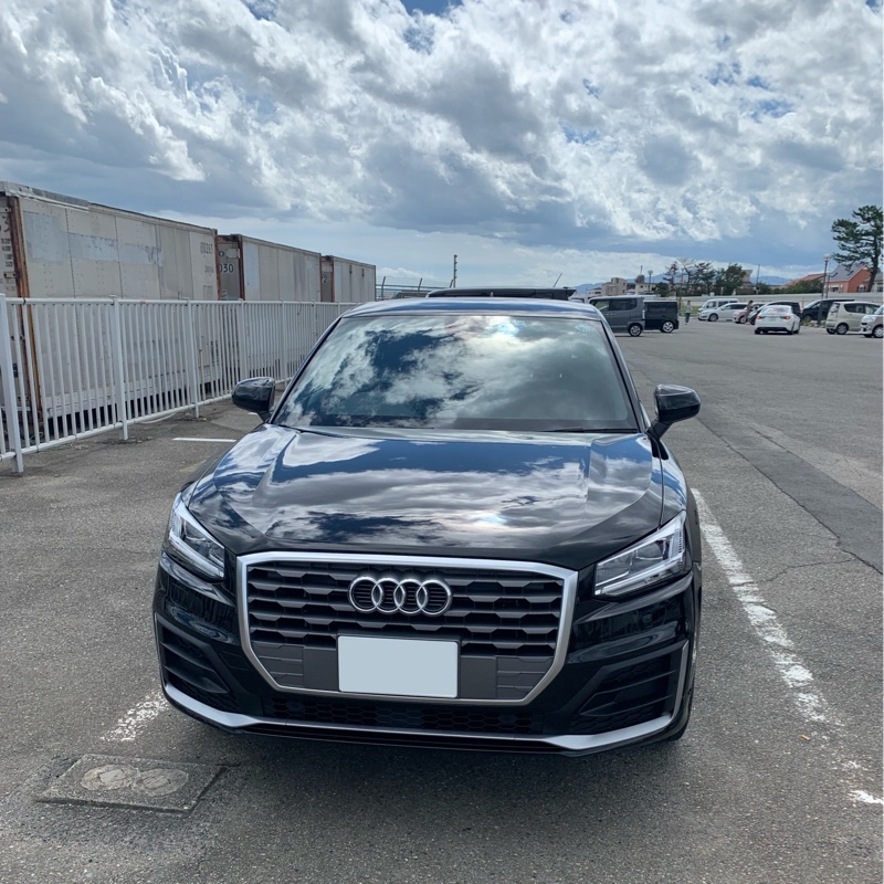 アウディ Q2