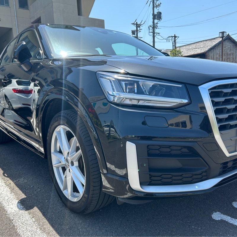 アウディ Q2