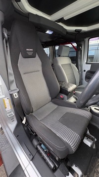 ジープ ラングラー アンリミテッドスポーツ_RHD_4WD(AT_3.8)