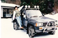 トヨタ ハイラックスサーフ SR_4WD(3ドア_MT_2.4ディーゼル)