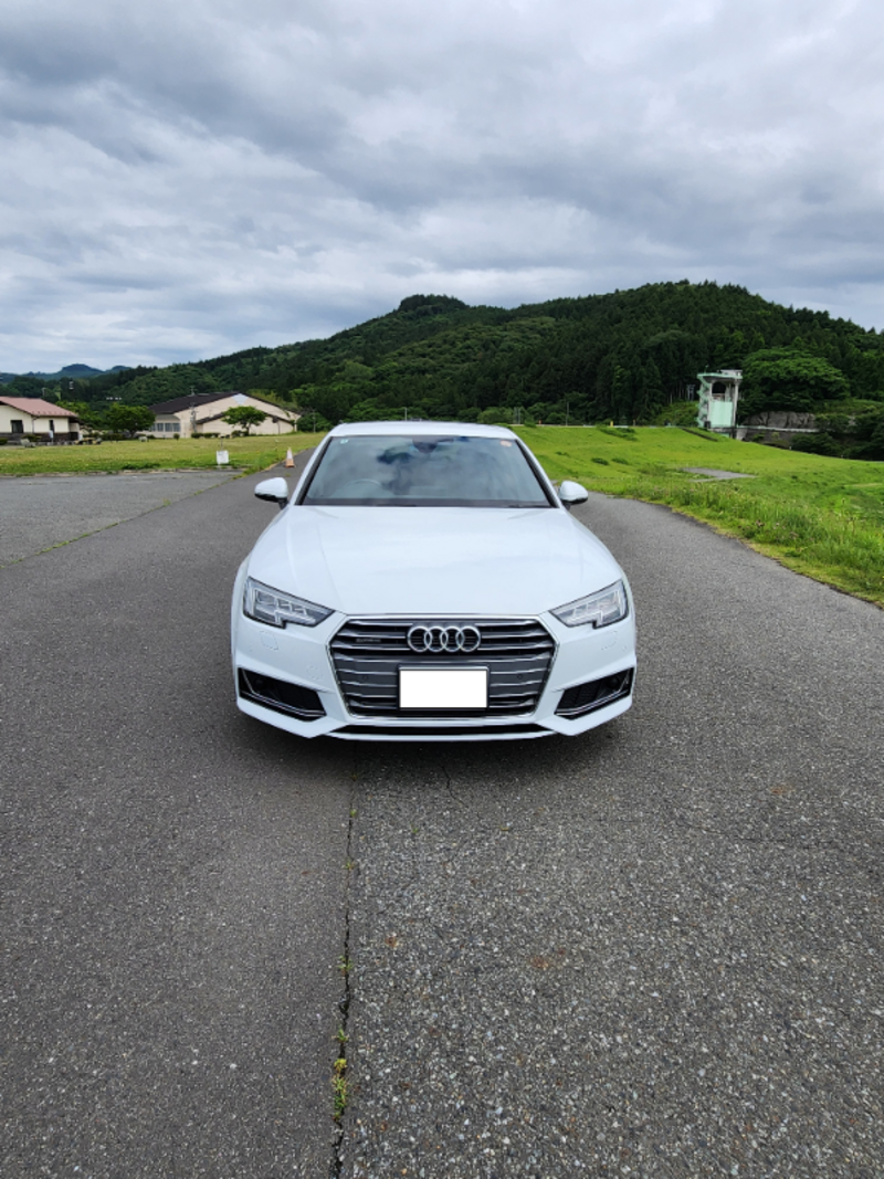アウディ A4 （セダン） 2.0 TFSI クワトロ スポーツ_RHD_4WD(AT_2.0)